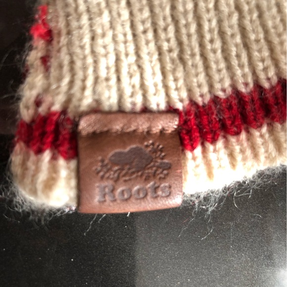 EEUC Baby Roots Cabin Mitts - Picture 2 of 7